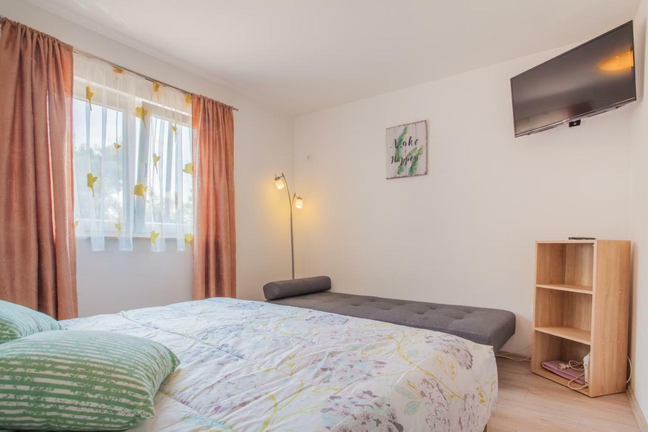 Apartment Enjoy And Relax Đảo Đảo Cres Ngoại thất bức ảnh